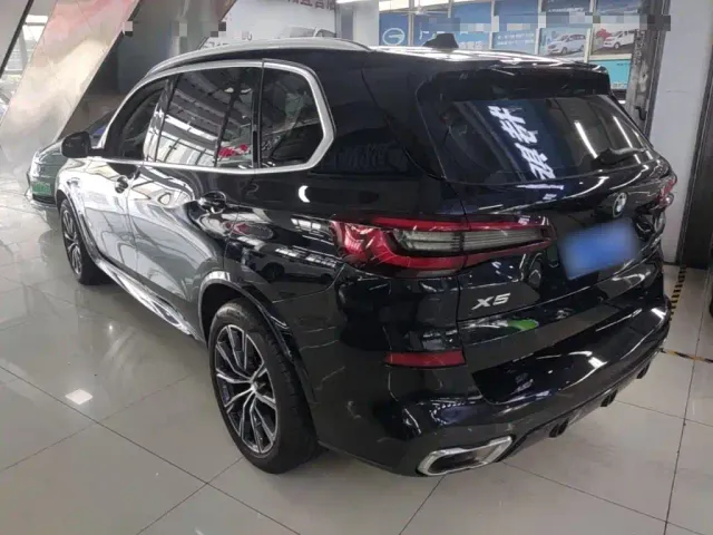BMW X5 — Фото автомобиля 4