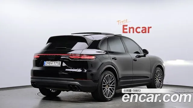 Porsche Cayenne — Фото автомобиля 2
