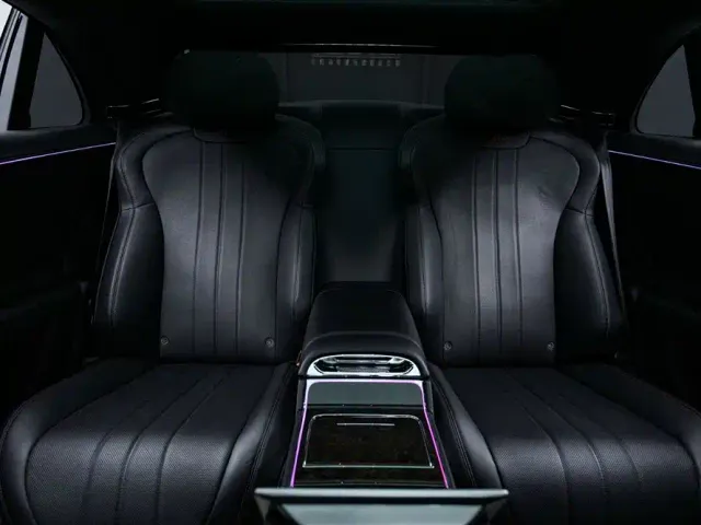 Bentley Flying Spur — Фото автомобиля 13