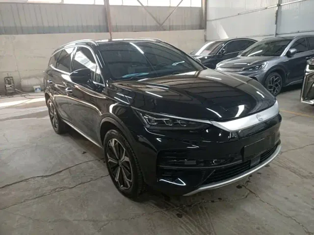 BYD Tang — Фото автомобиля 3