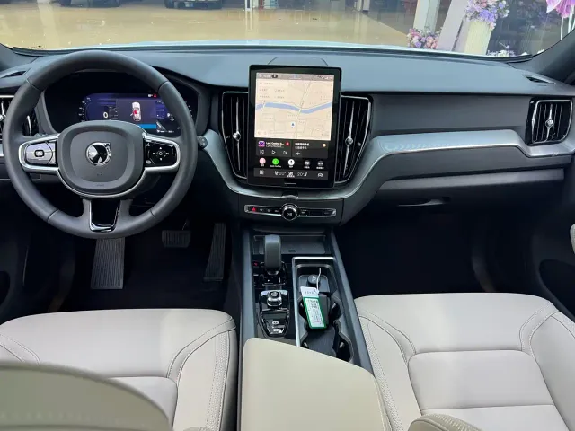 Volvo XC60 — Фото автомобиля 20