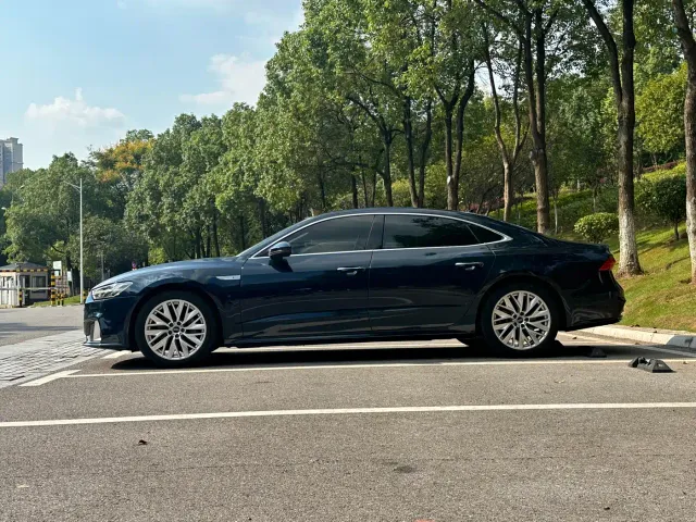 Audi A7L — Фото автомобиля 5