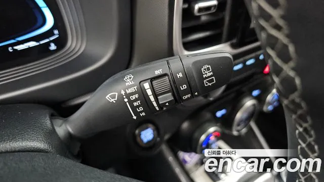 Hyundai Venue — Фото автомобиля 27