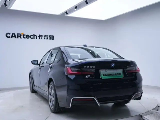 BMW i3 — Фото автомобиля 19