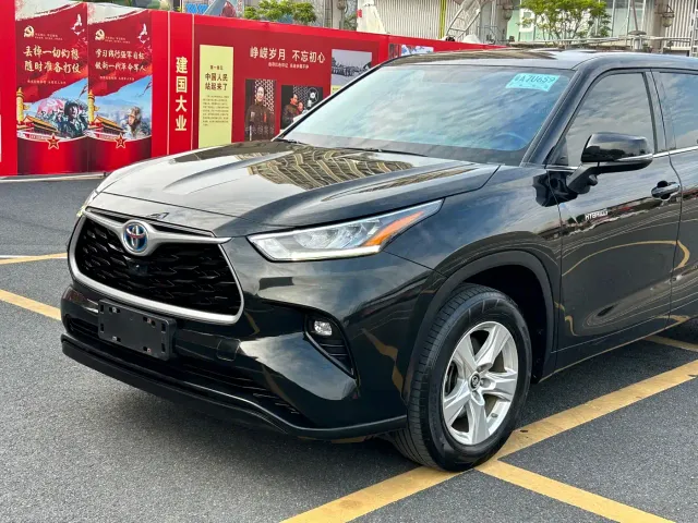 Toyota Highlander — Фото автомобиля 10