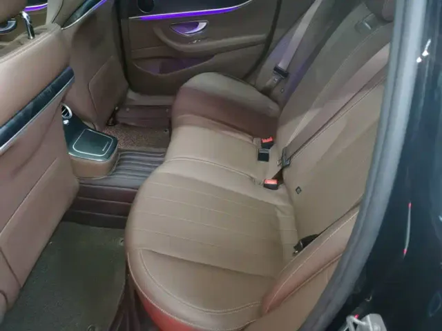 Mercedes-Benz E-Class — Фото автомобиля 16