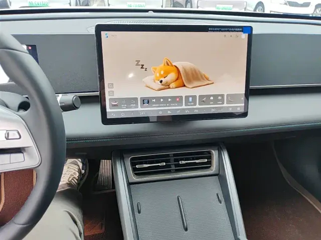BYD Qin L — Фото автомобиля 12