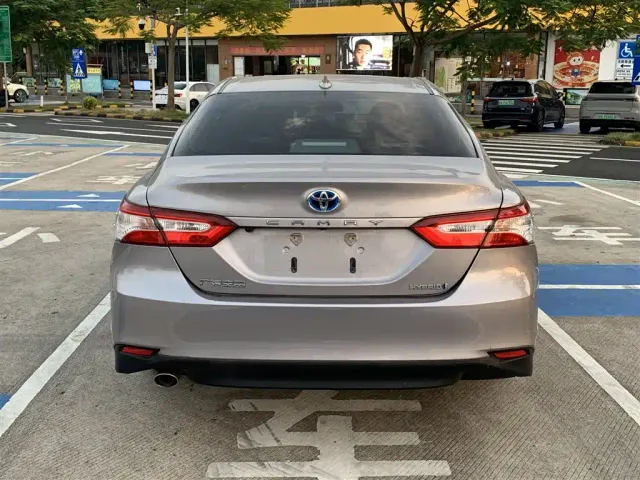 Toyota Camry — Фото автомобиля 7