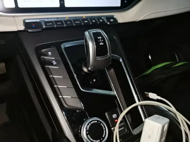 Geely Boyue — Фото автомобиля 13