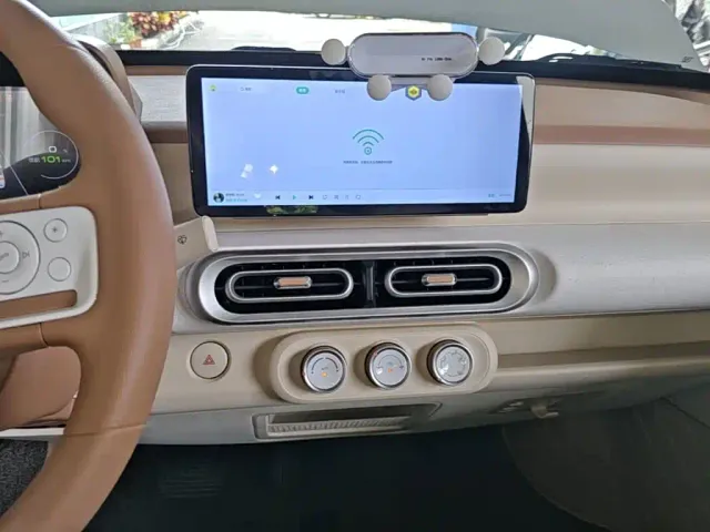 Wuling Hongguang Mini EV — Фото автомобиля 12