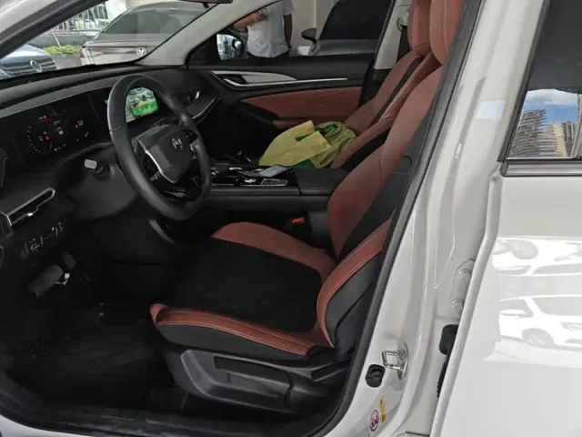 Changan Eado — Фото автомобиля 14