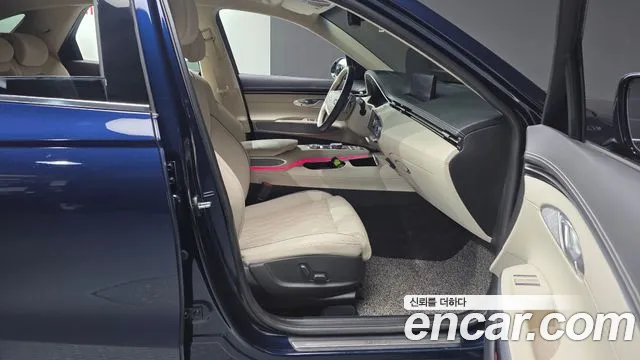 Genesis GV70 — Фото автомобиля 16