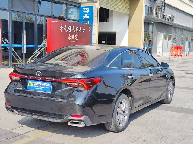 Toyota Avalon — Фото автомобиля 2
