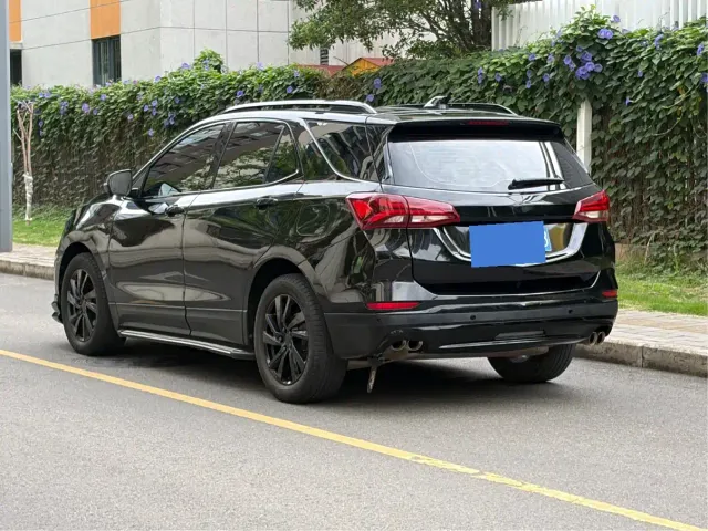 Chevrolet Equinox — Фото автомобиля 24
