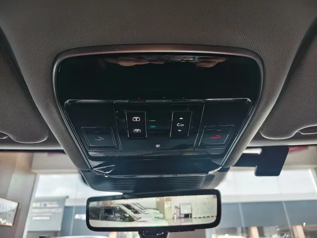 Land Rover Range Rover Sport — Фото автомобиля 12