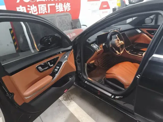 Mercedes-Benz S-Class — Фото автомобиля 3