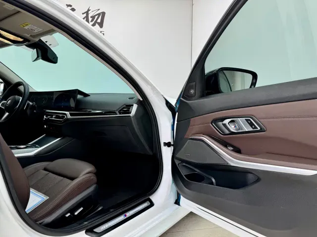 BMW 3 Series — Фото автомобиля 14