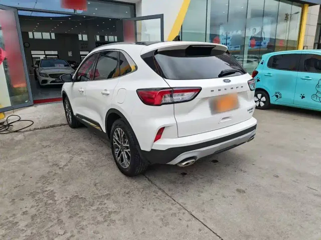 Ford Escape — Фото автомобиля 8