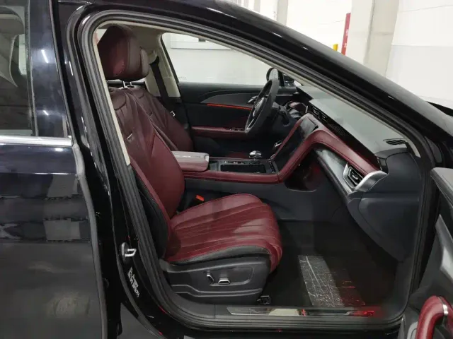 Hongqi H5 — Фото автомобиля 23