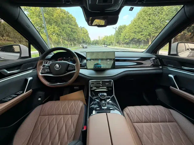 BYD Tang — Фото автомобиля 6
