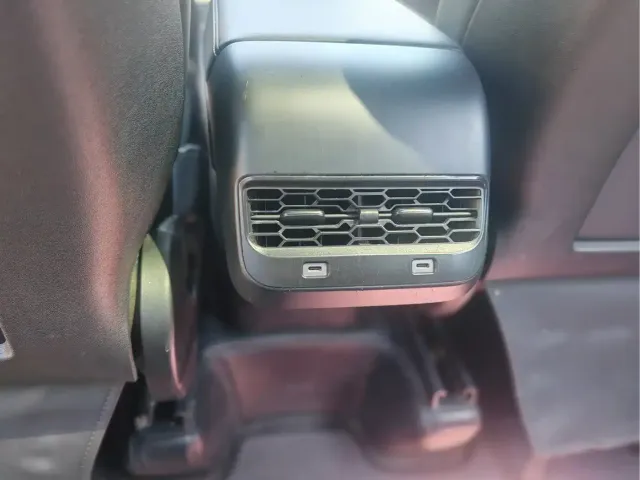 Tesla Model Y — Фото автомобиля 14
