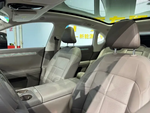 IM Motors LS6 — Фото автомобиля 11