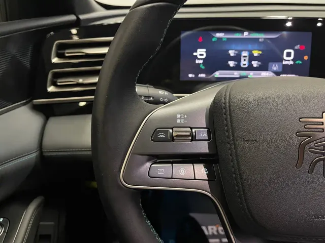 BYD Qin L — Фото автомобиля 15