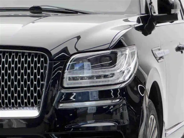 Lincoln Navigator — Фото автомобиля 3
