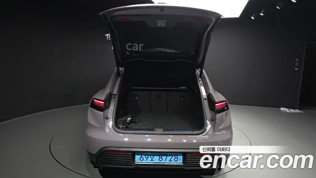 Porsche Macan — Фото автомобиля 20