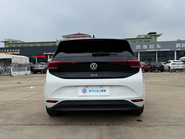 Volkswagen ID.3 — Фото автомобиля 10
