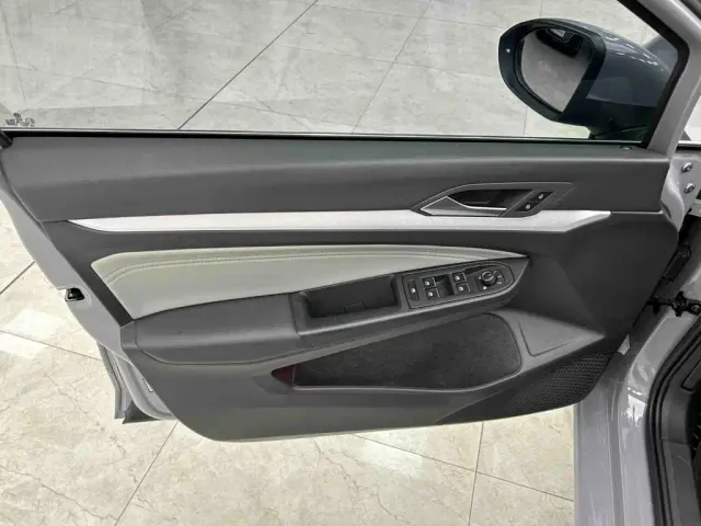 Volkswagen Golf 2023 280TSI DSG Pro — Фото автомобиля 17