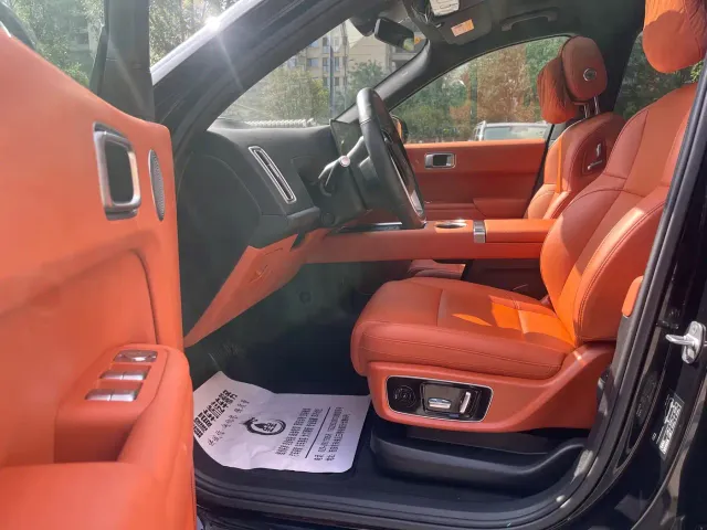 Li Auto L9 — Фото автомобиля 7