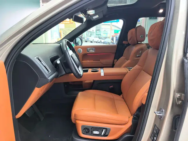 Li Auto L8 — Фото автомобиля 5