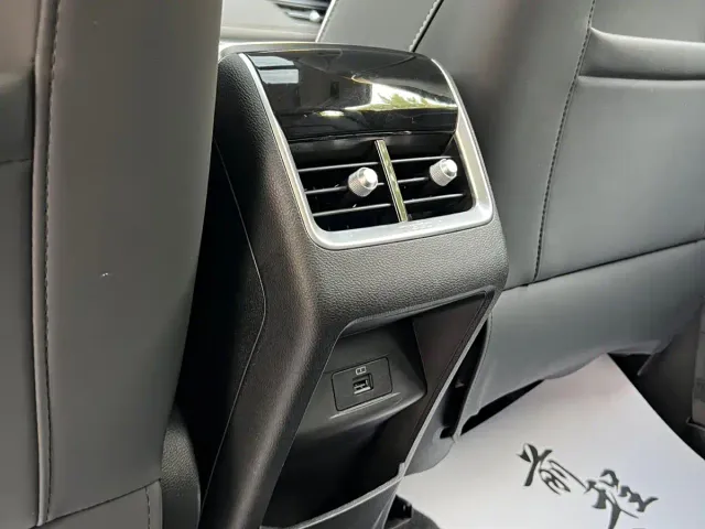 Chery Tiggo 8 — Фото автомобиля 18