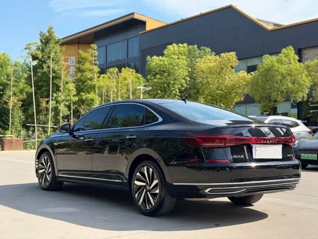 Volkswagen Passat — Фото автомобиля 21