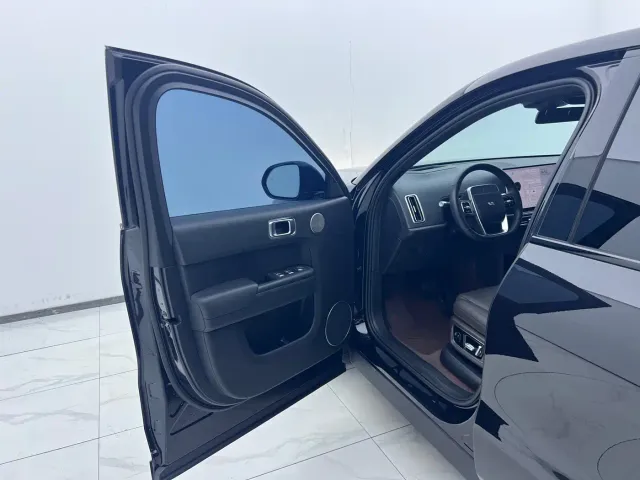 Li Auto Li Xiang L9 2022 Max — Фото автомобиля 10