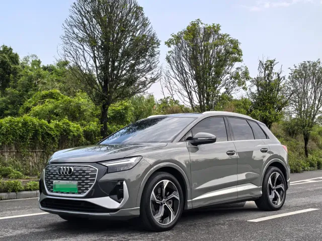 Фотография автомобиля — Audi Q4 e-tron