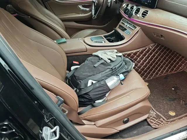 Mercedes-Benz E-Class — Фото автомобиля 24