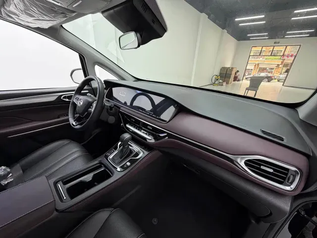 GAC Trumpchi M6 — Фото автомобиля 18