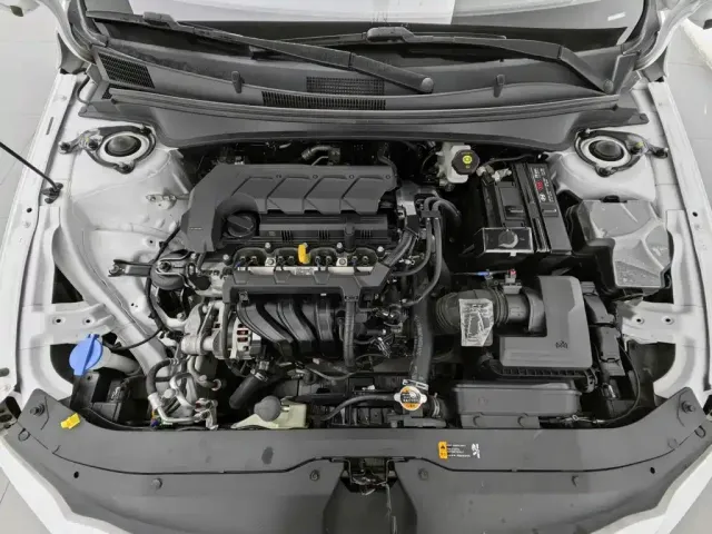 Hyundai Elantra — Фото автомобиля 6