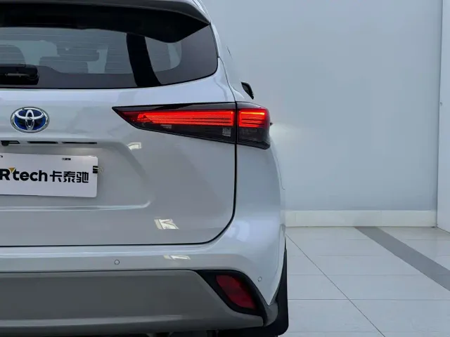 Toyota Highlander — Фото автомобиля 5