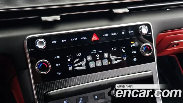 Genesis GV80 — Фото автомобиля 25