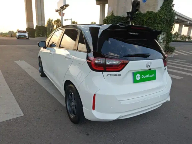 Honda Fit — Фото автомобиля 4
