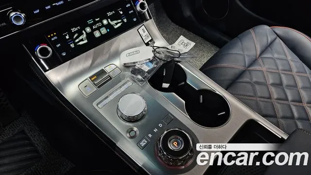 Genesis GV70 — Фото автомобиля 12