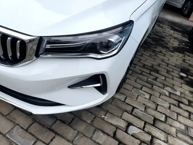 Geely Emgrand — Фото автомобиля 23