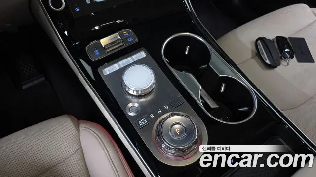 Genesis GV70 — Фото автомобиля 12
