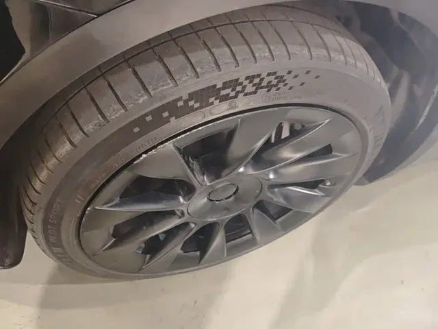 Tesla Model Y — Фото автомобиля 22