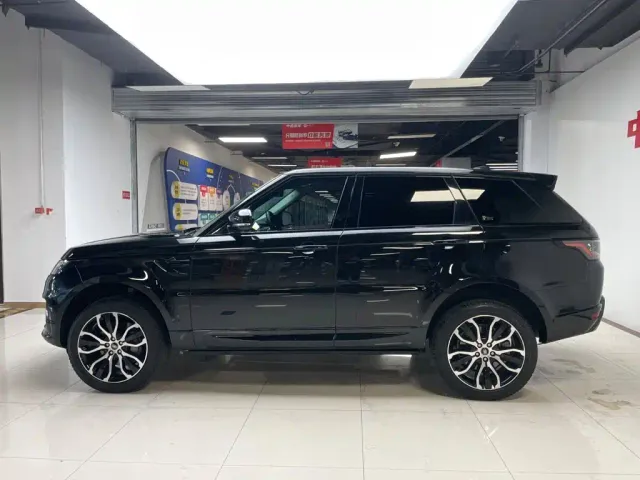 Land Rover Range Rover Sport — Фото автомобиля 4
