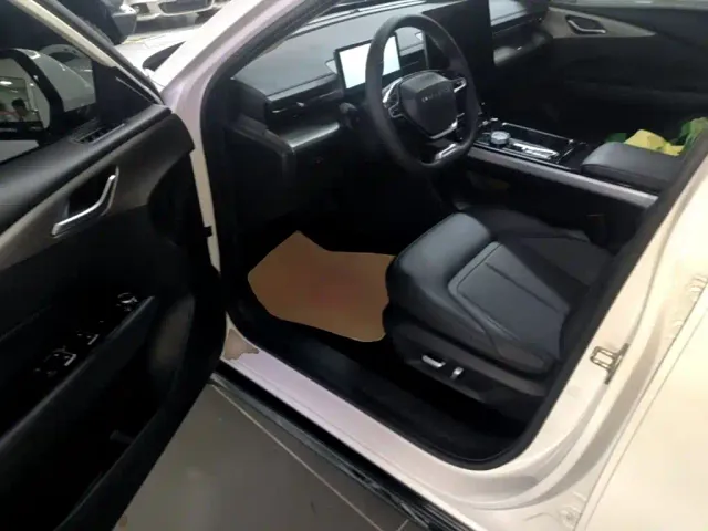 Wuling Starlight — Фото автомобиля 15