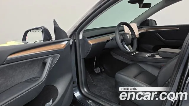 Tesla Model Y — Фото автомобиля 15